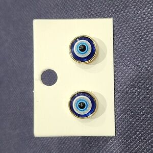 Eyeball stud earrings